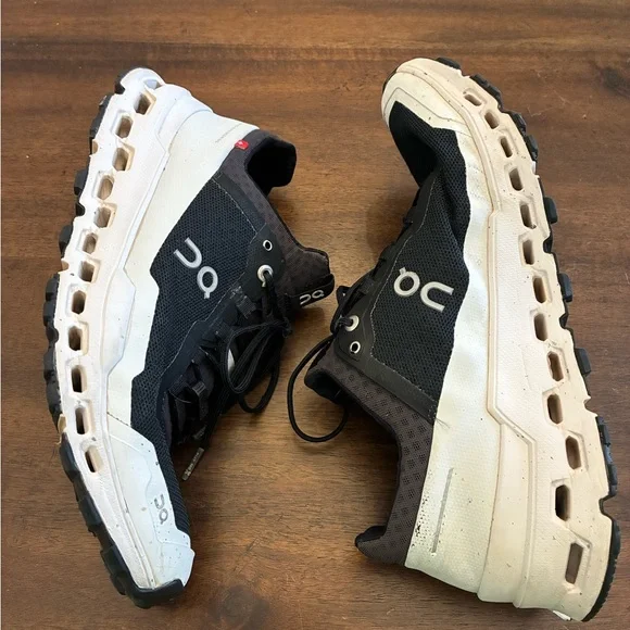 On Cloud Helion Shoes Sneakers Women’s 11 Black White Running - Picture 2 of 8